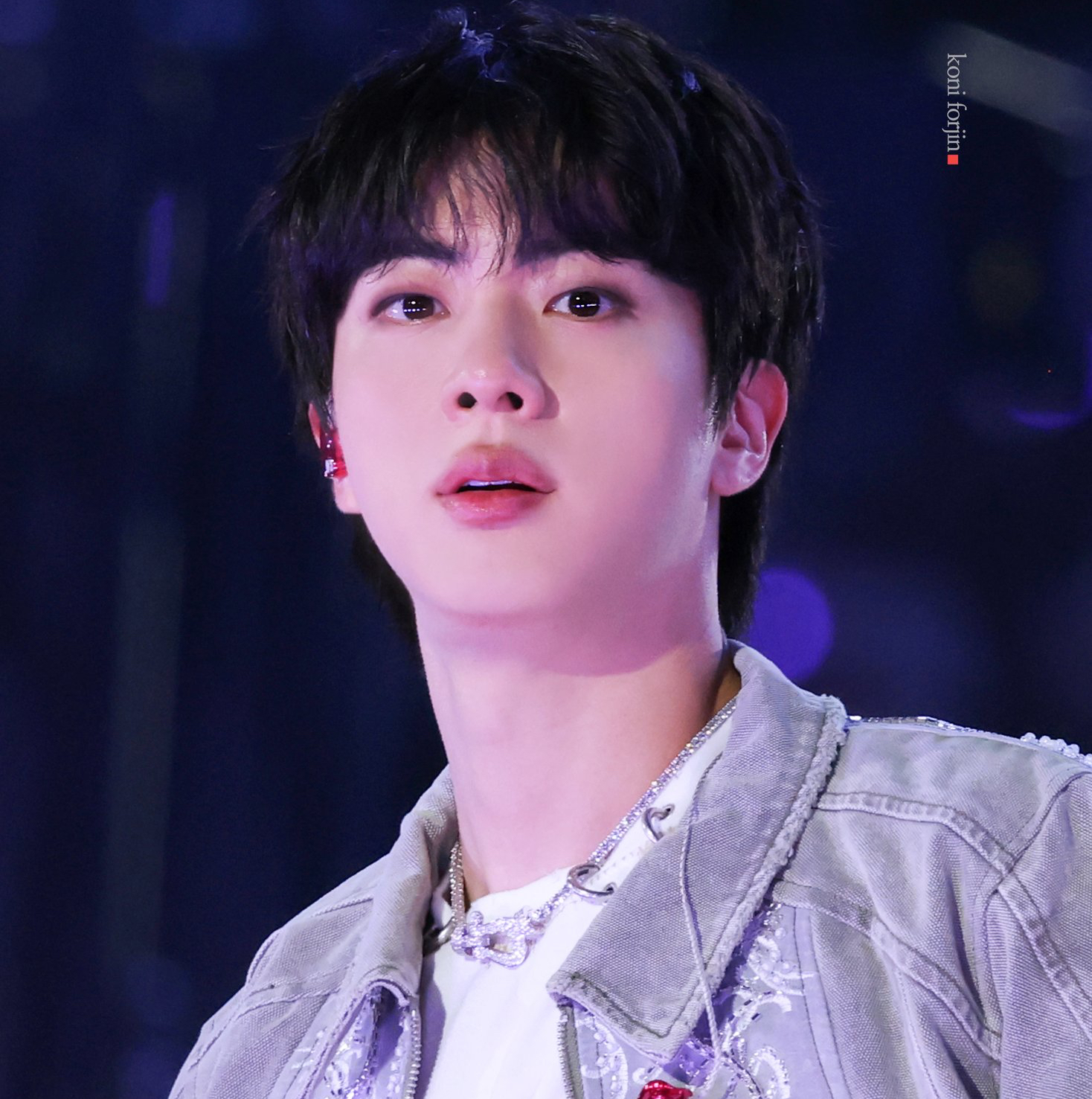 Foto aktivitas terbaru Jin (BTS)