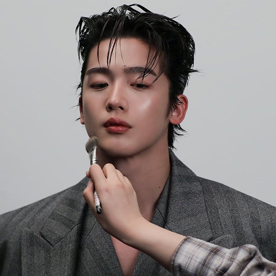 Behind-the-scenes cut of Kim Yohan (WEi)