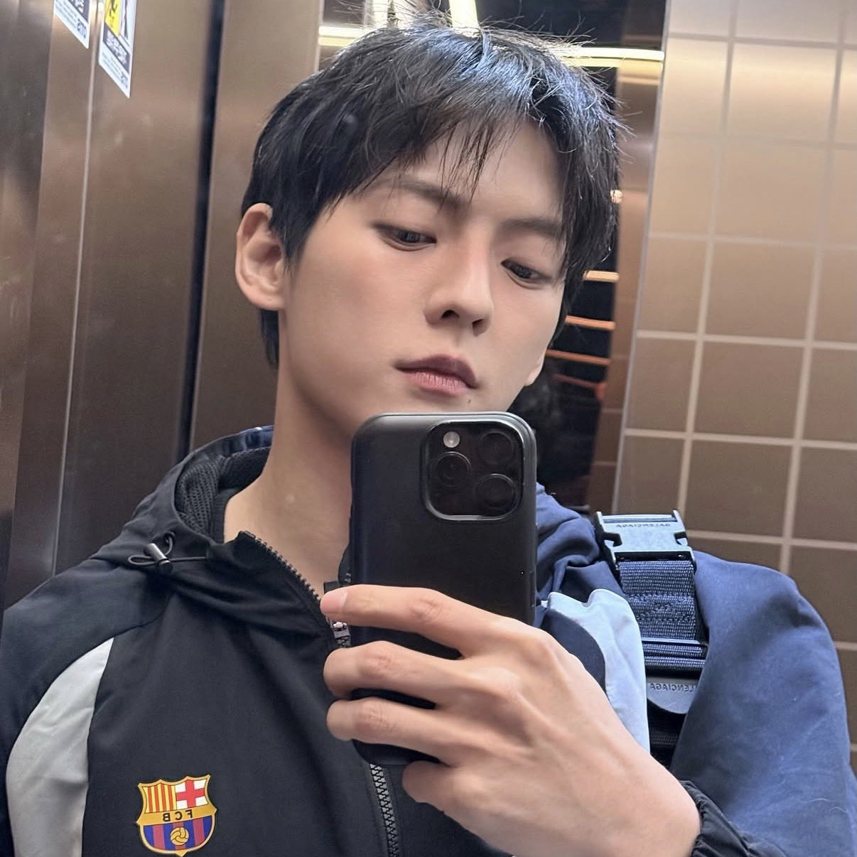 A moment captured by Lee Minhyuk (BTOB)'s fan