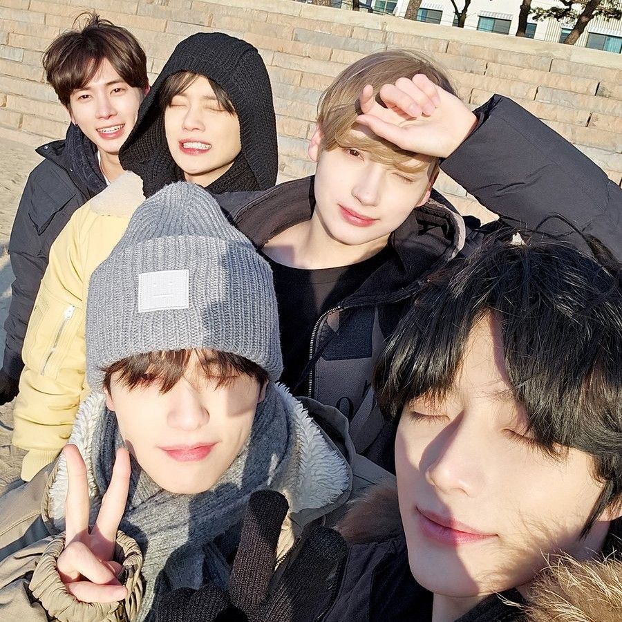 투모로우바이투게더의 비하인드 컷