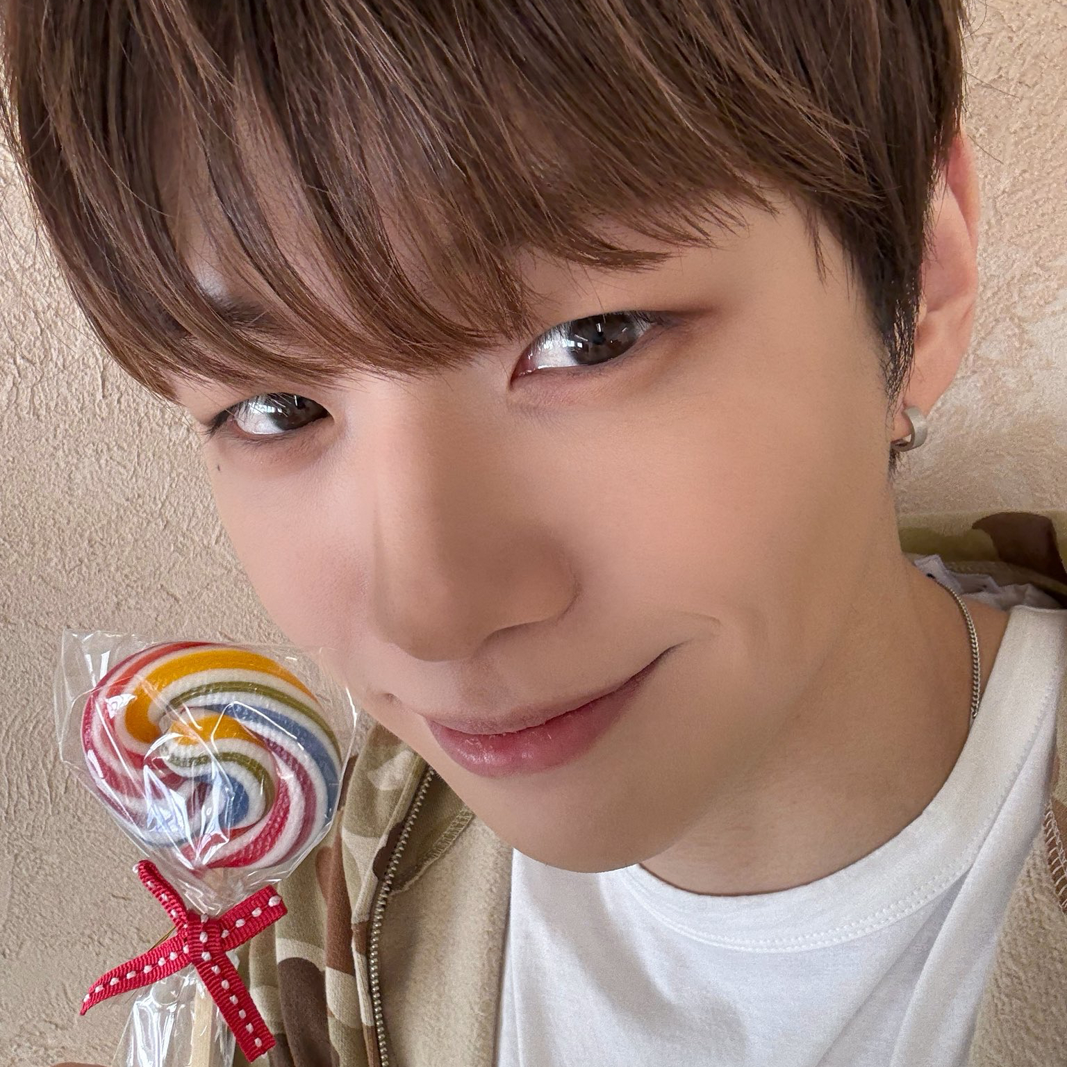 강다니엘의 비하인드 컷