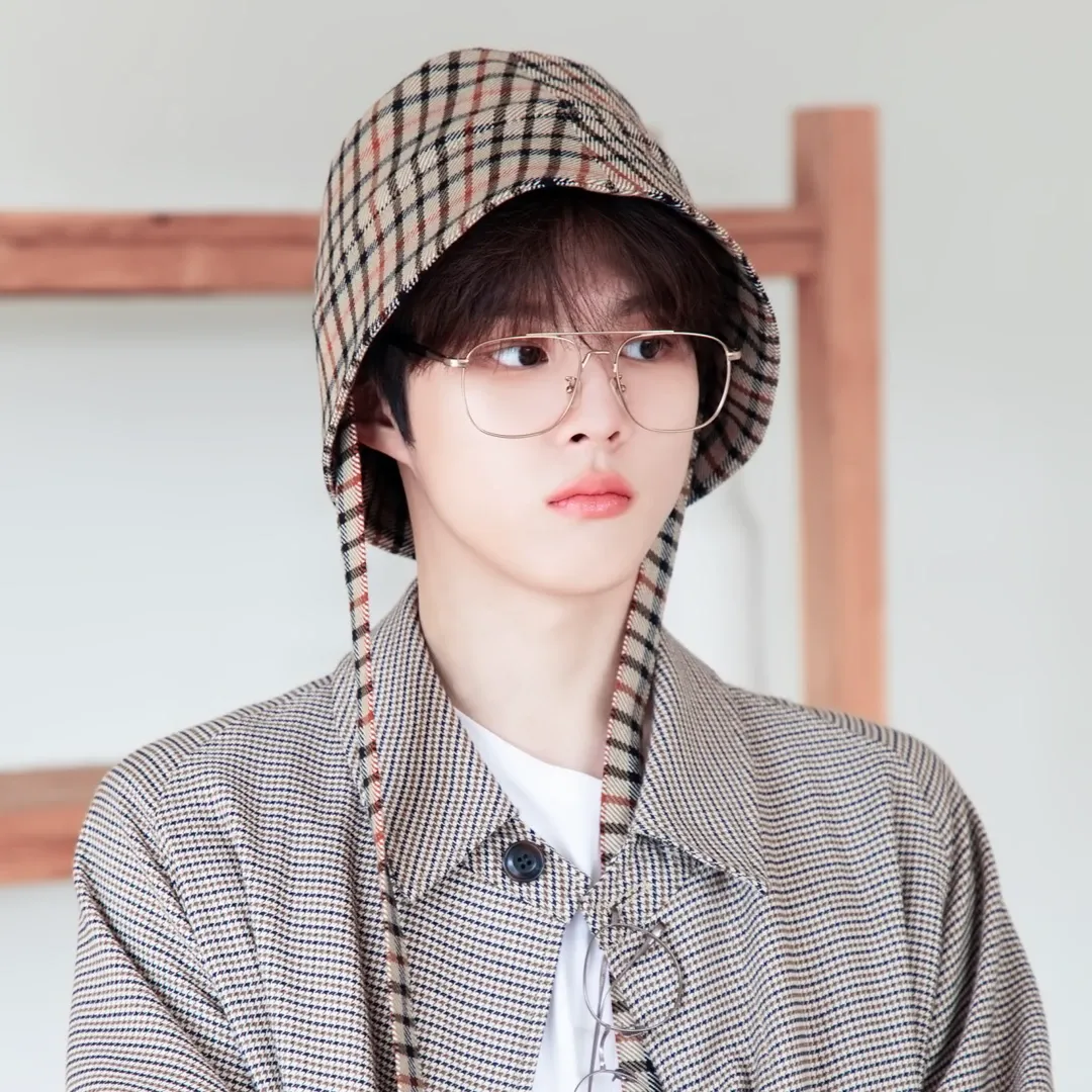 A moment captured by Kim Wooseok's fan