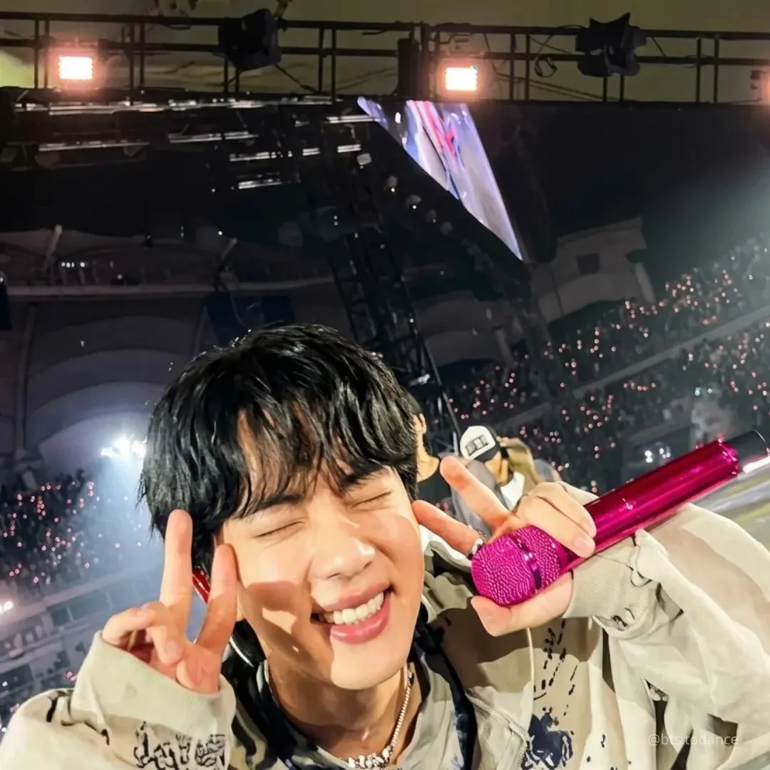 진 (방탄소년단)의 비하인드 컷