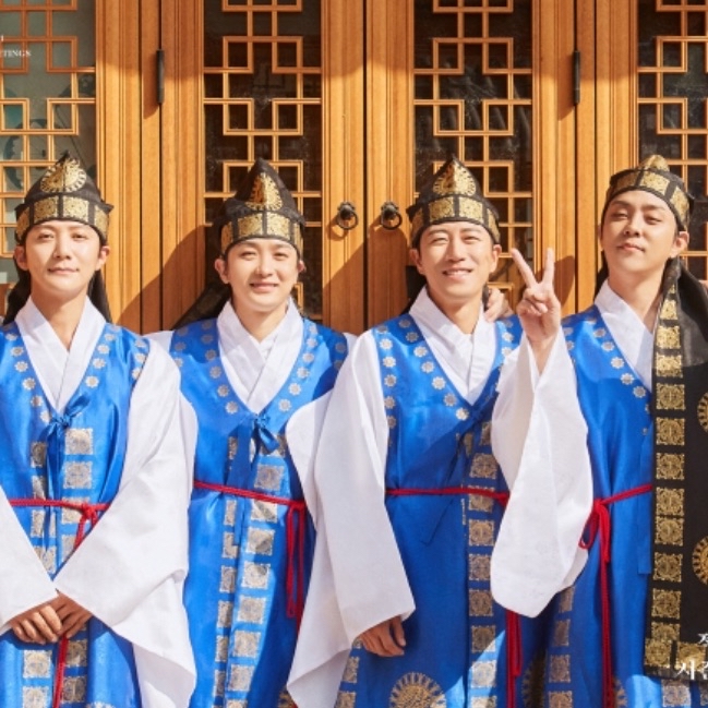 A moment captured by SECHSKIES's fan