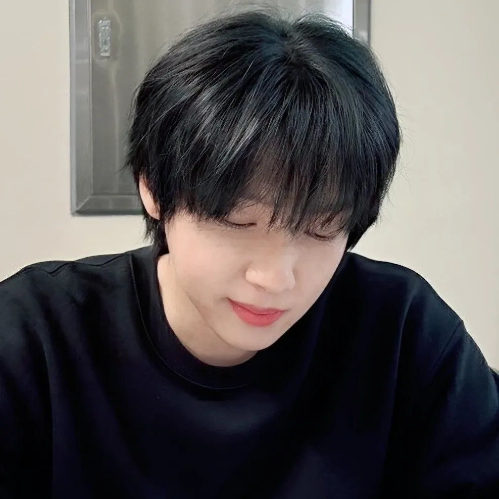 Recent activity shot of Jeong Sewoon