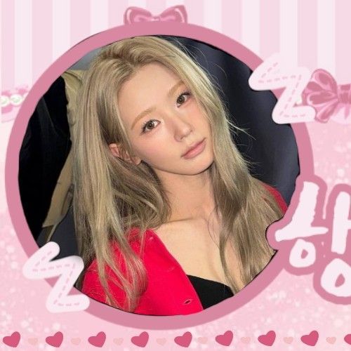 Signature photo of Miyeon (i-dle) capturing their charm