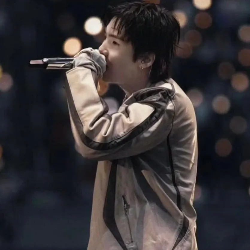 Behind-the-scenes cut of SUGA (BTS)