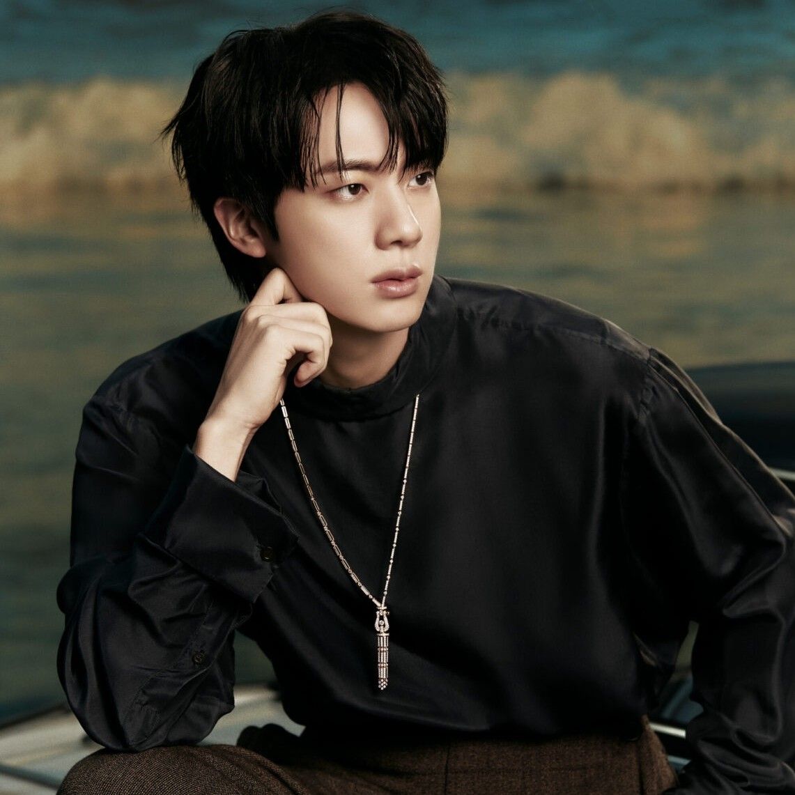 진 (방탄소년단)의 비하인드 컷