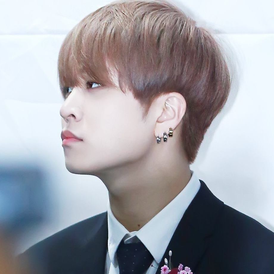 Behind-the-scenes cut of Youngjae (GOT7)