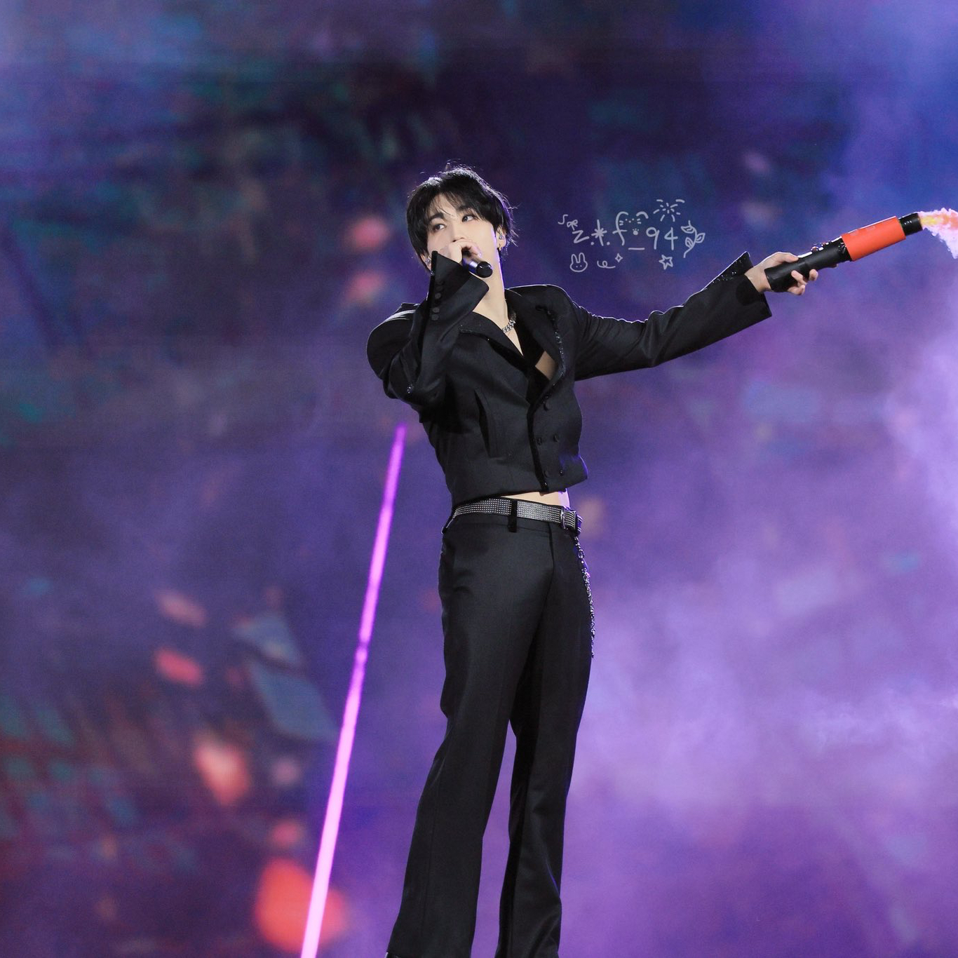 Latest photo of HAN (Stray Kids)