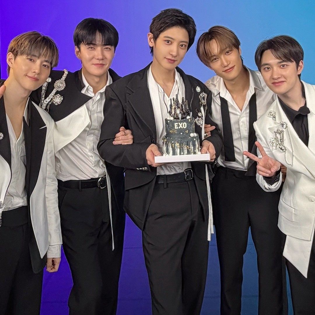 Behind-the-scenes cut of EXO