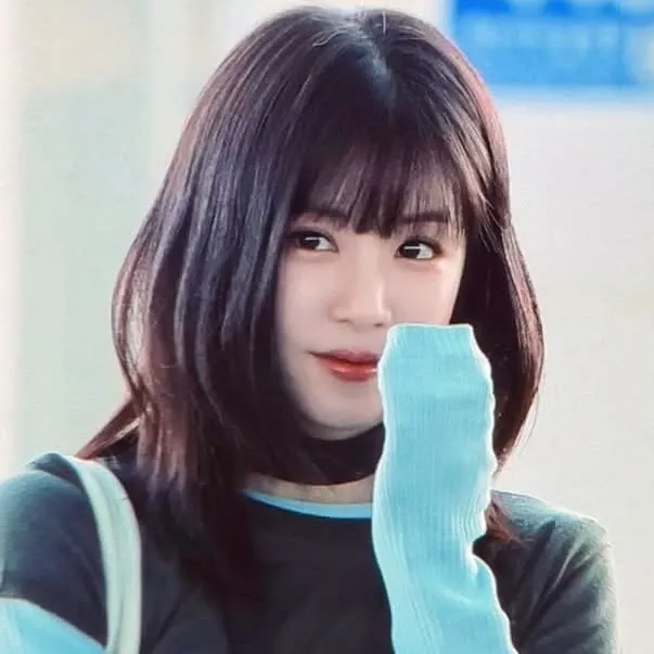 Behind-the-scenes cut of Park Chorong (Apink)