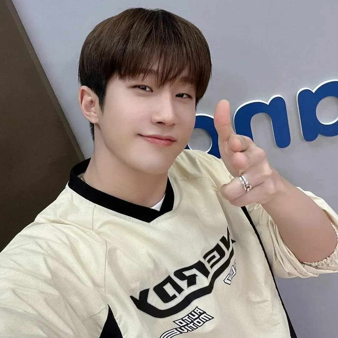 A moment captured by Jinjin (ASTRO)'s fan