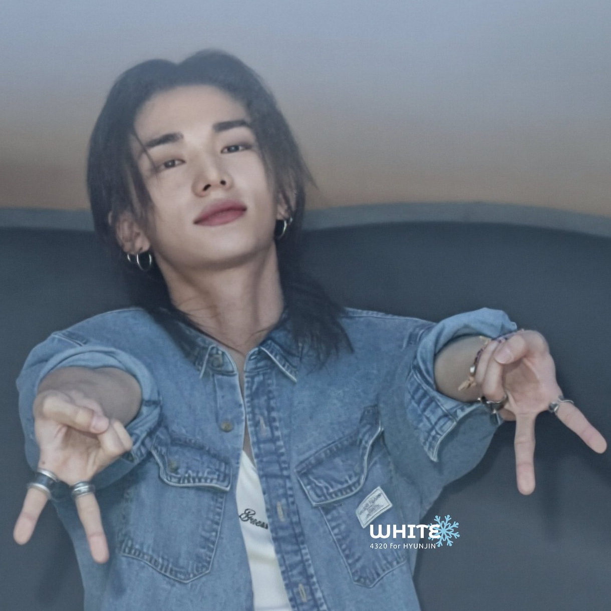 Behind-the-scenes cut of Stray Kids