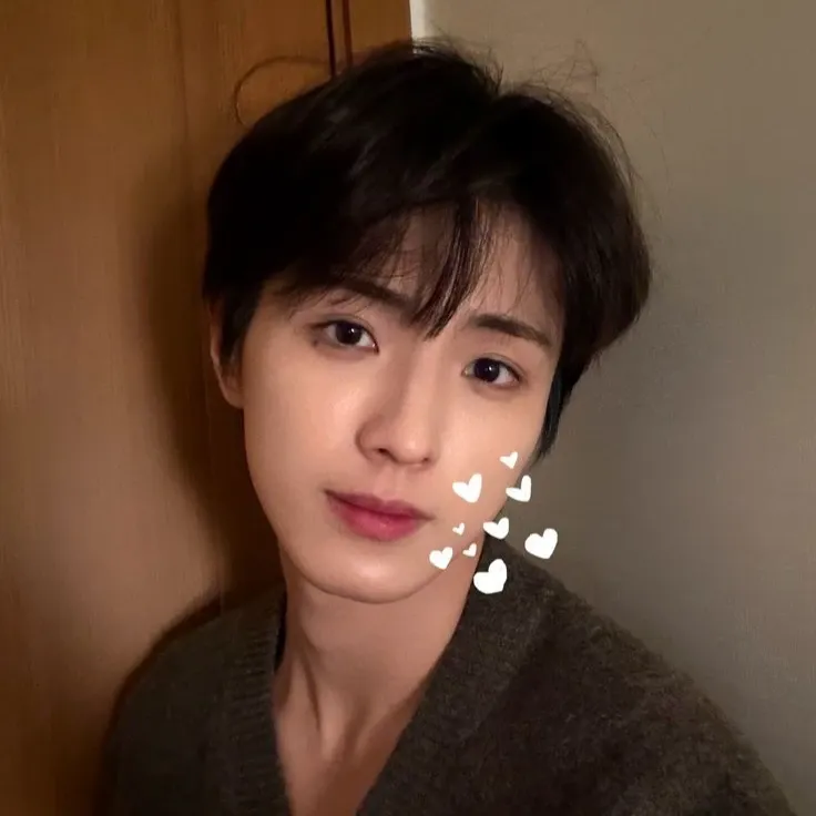 Behind-the-scenes cut of Yonghee (CIX)