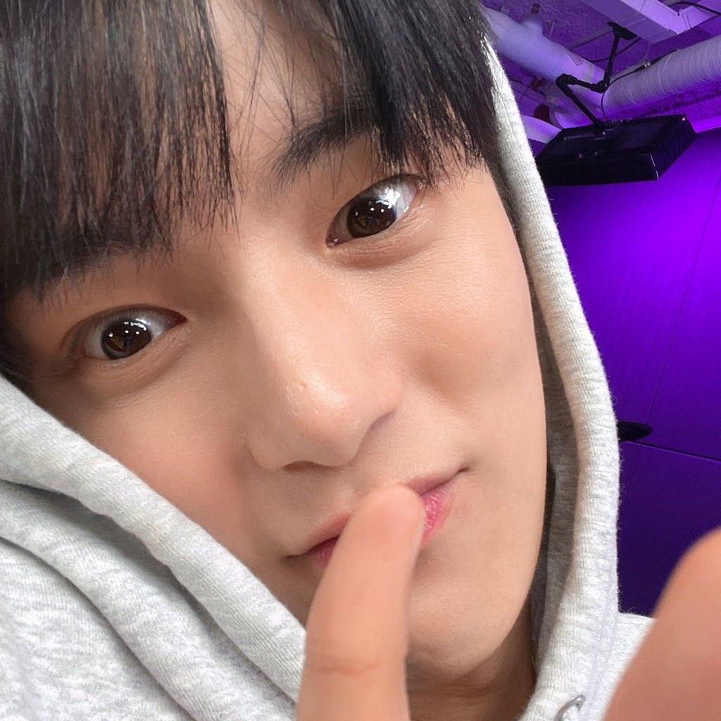 A moment captured by Minhyuk (MONSTA X)'s fan