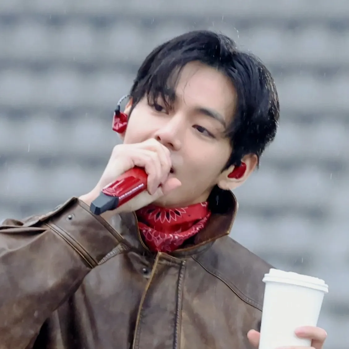 Momen yang diabadikan oleh penggemar V (BTS)