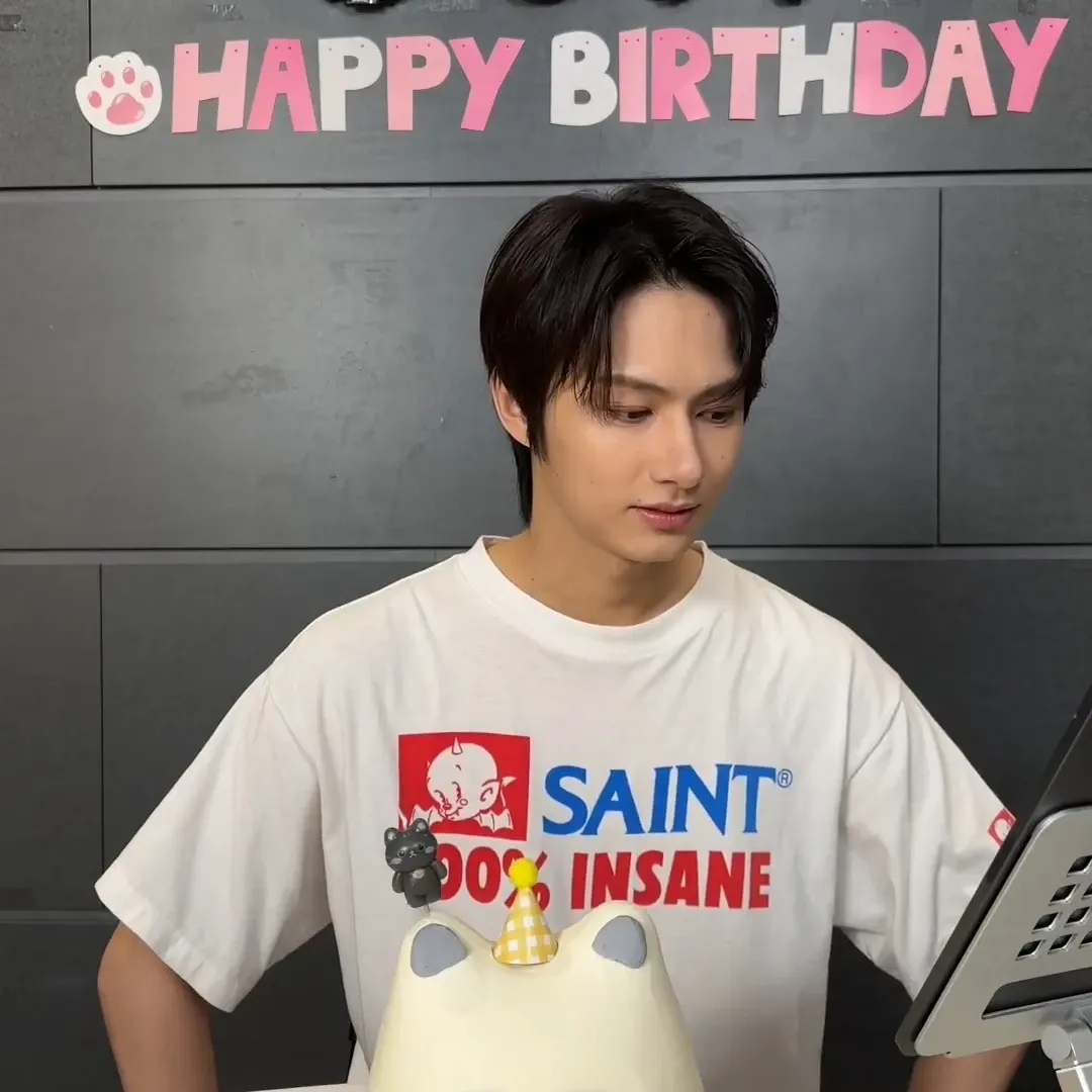 Latest photo of Jun (SEVENTEEN)