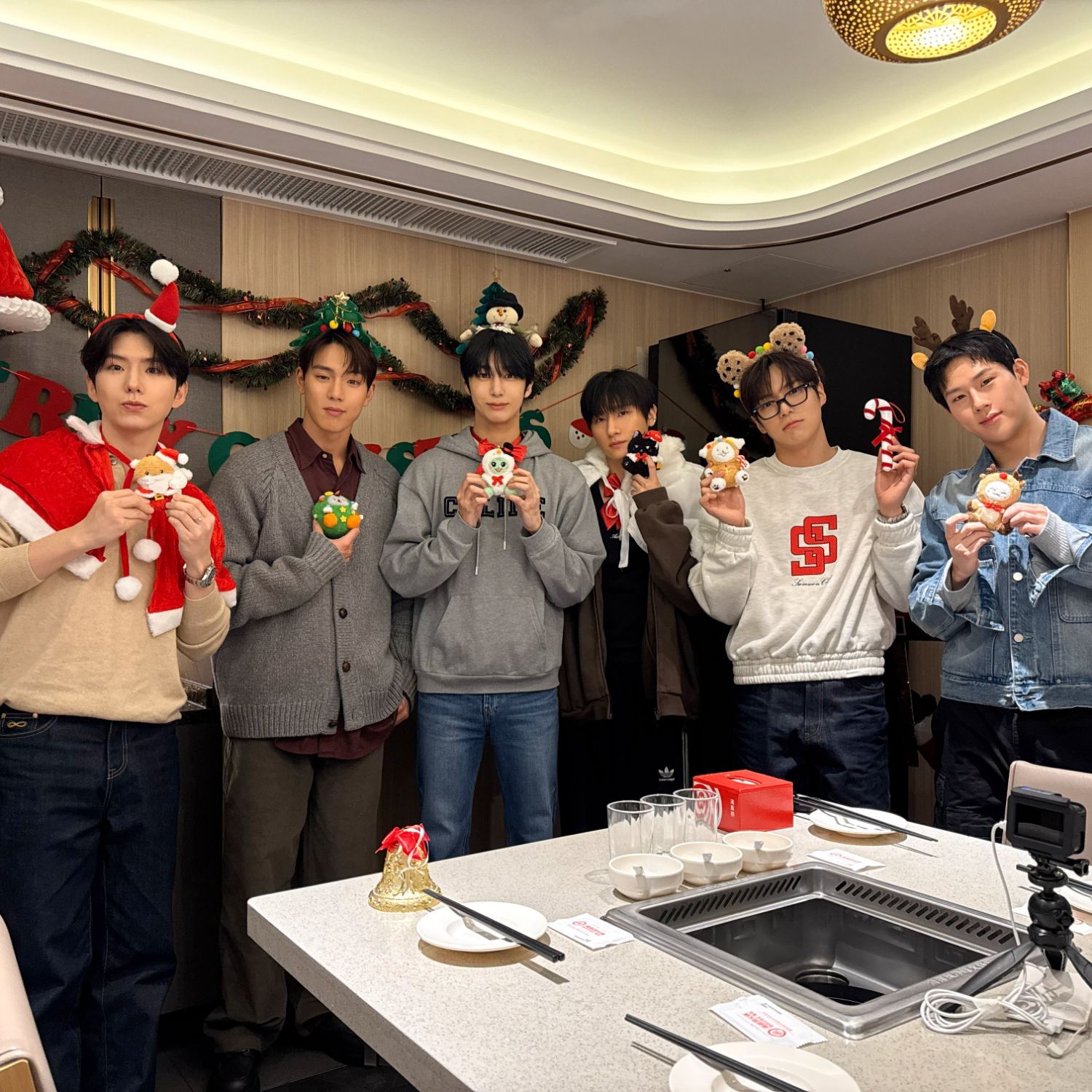 Behind-the-scenes cut of MONSTA X