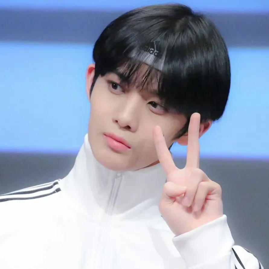 ペ・ジニョンの最新写真