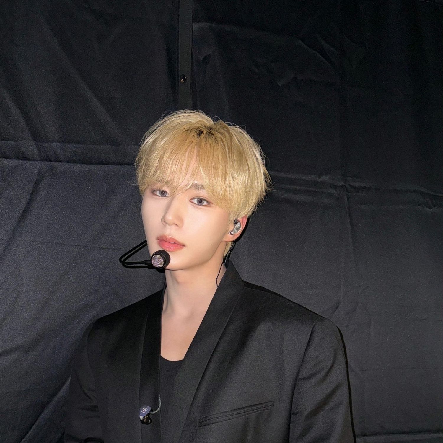 Behind-the-scenes cut of Kim Junseo (ALPHA DRIVE ONE)