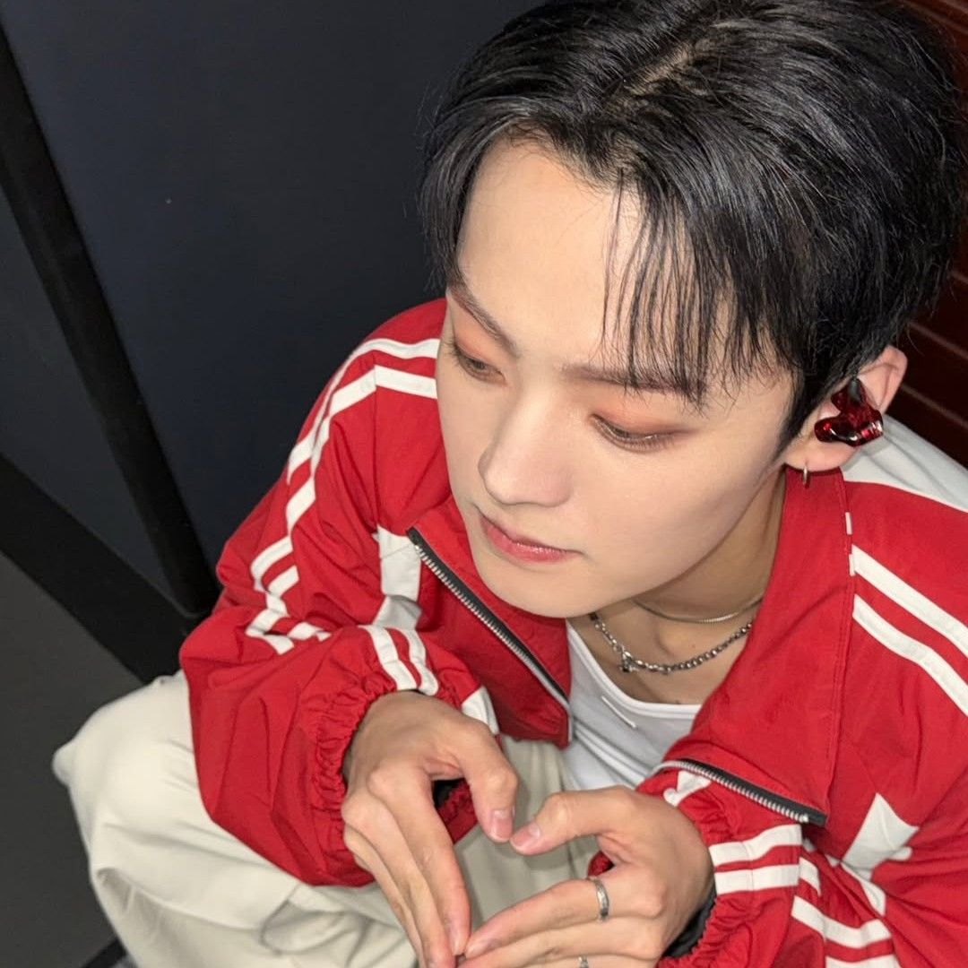 Behind-the-scenes cut of Chan (A.C.E)