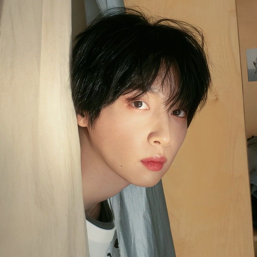 A moment captured by Jeong Sewoon's fan