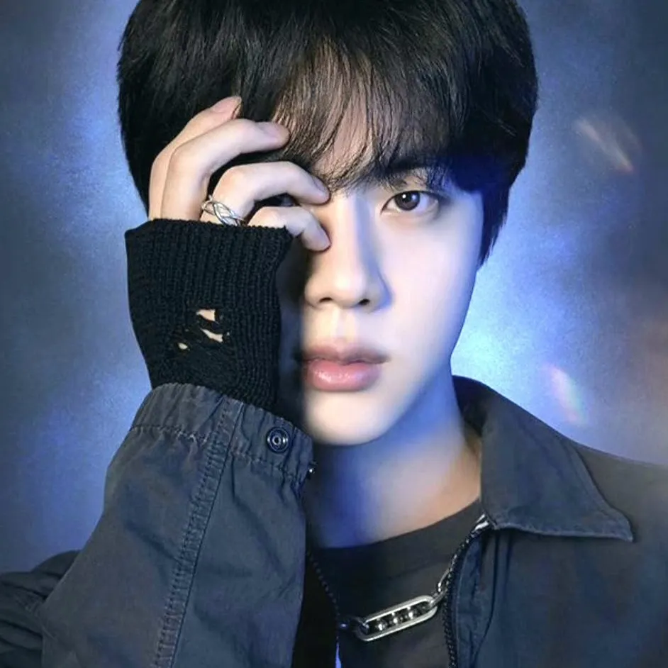 Foto aktivitas terbaru Jin (BTS)