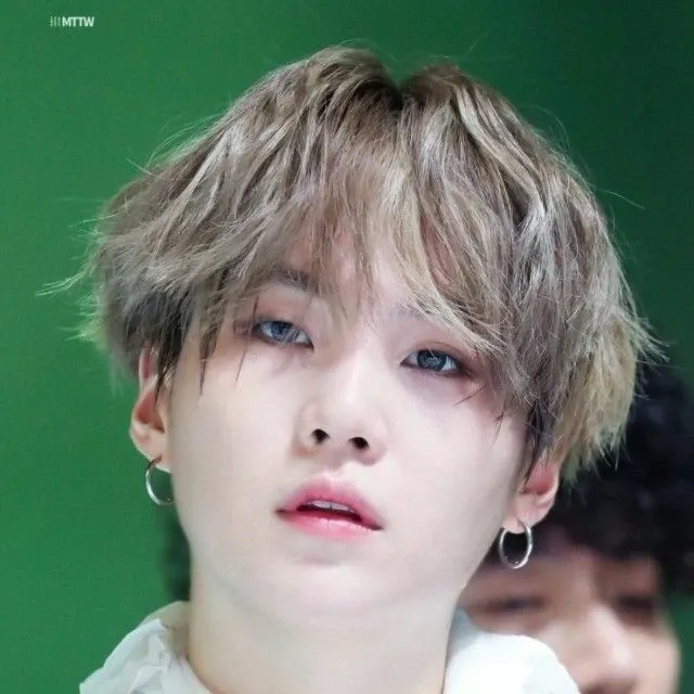 SUGA (防弹少年团)的幕后花絮