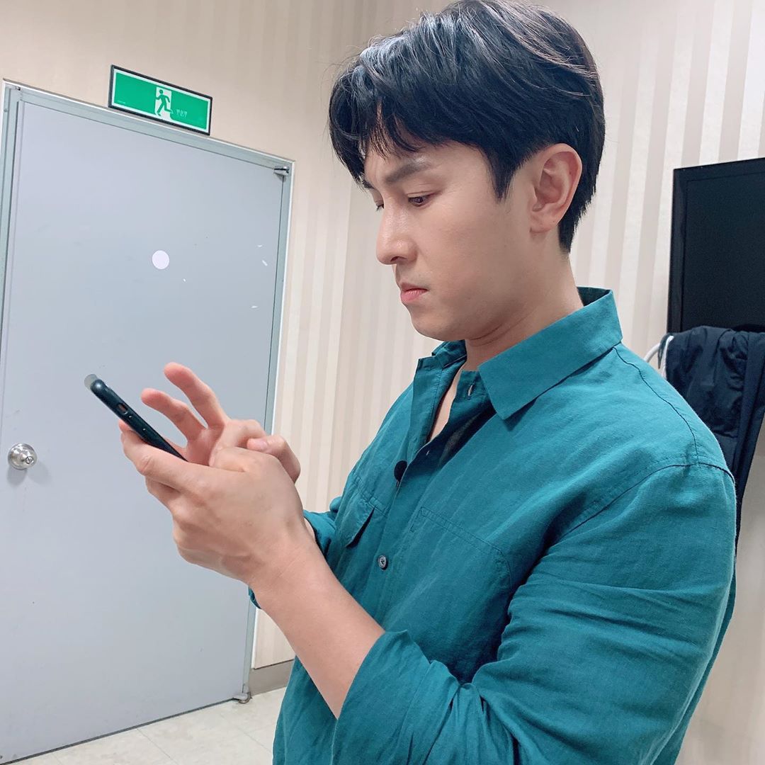 Behind-the-scenes cut of Kim Dongwan (SHINHWA)