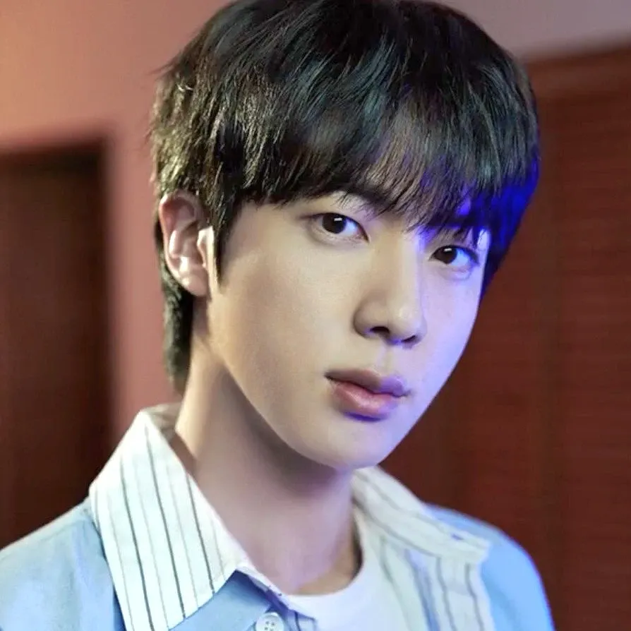 Momen yang diabadikan oleh penggemar Jin (BTS)