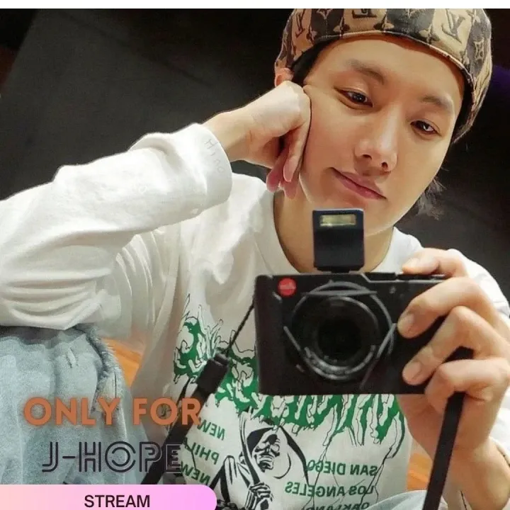 Foto terbaru j-hope (BTS)