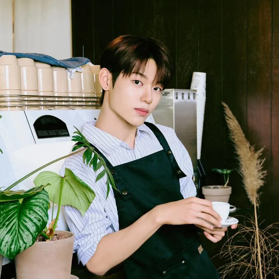 Latest photo of Lee Jeonghyeon (EVNNE)