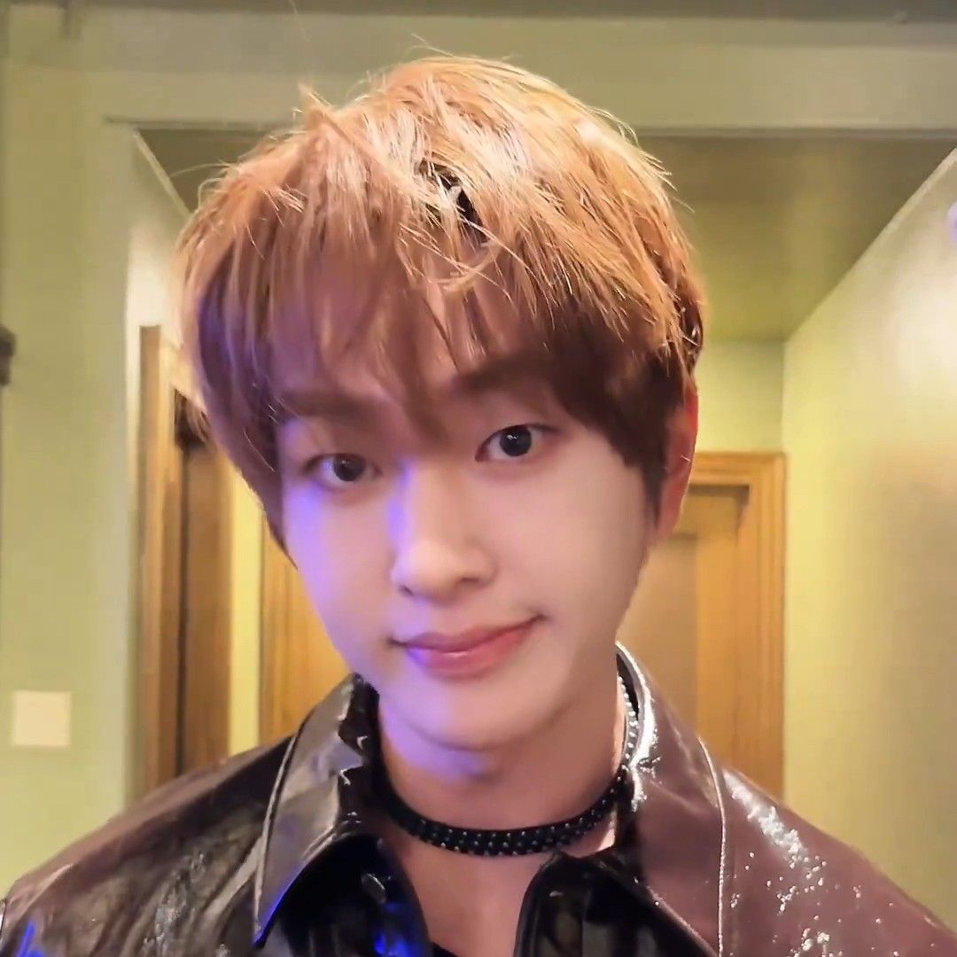 Behind-the-scenes cut of Onew (SHINee)