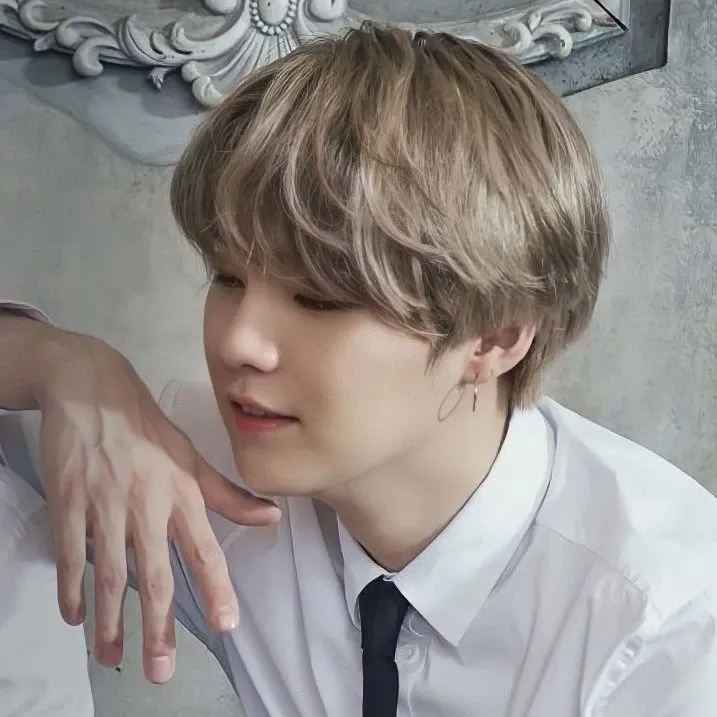 Foto terbaru SUGA (BTS)