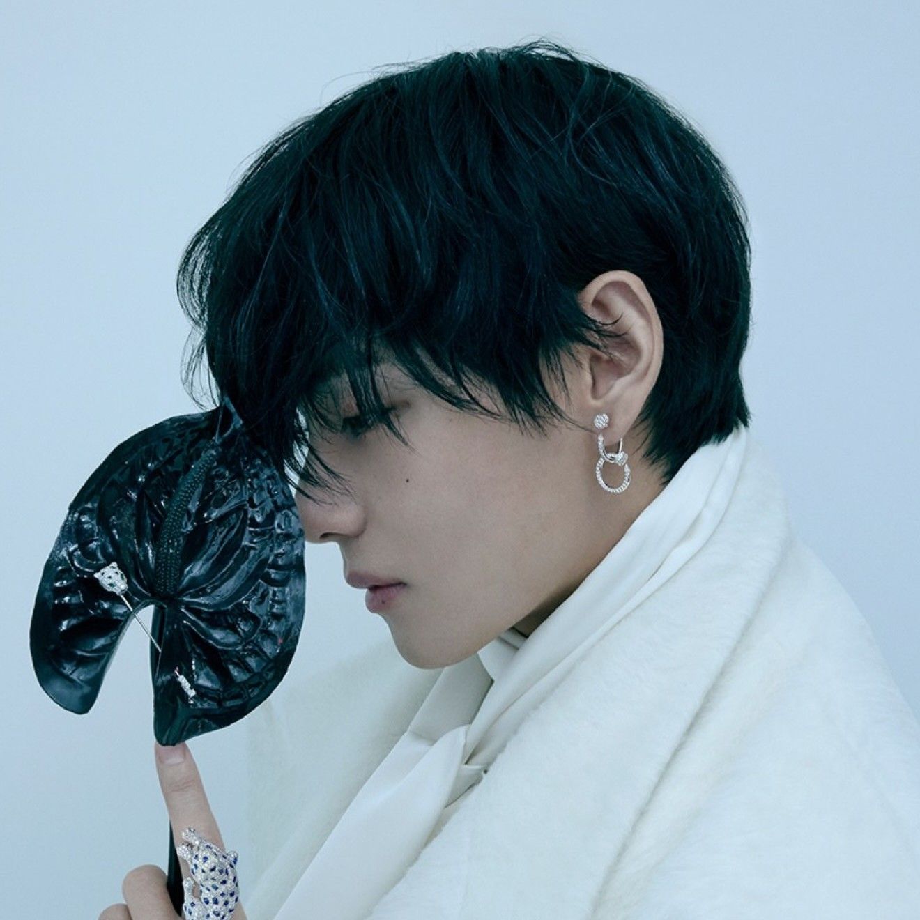 Latest photo of V (BTS)