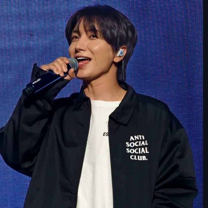 A moment captured by Super Junior's fan