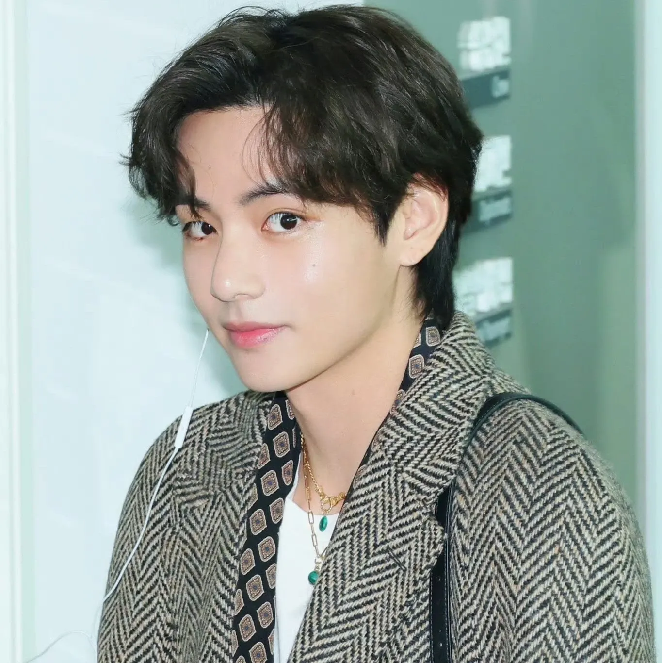 뷔 (방탄소년단) 최근 활동샷