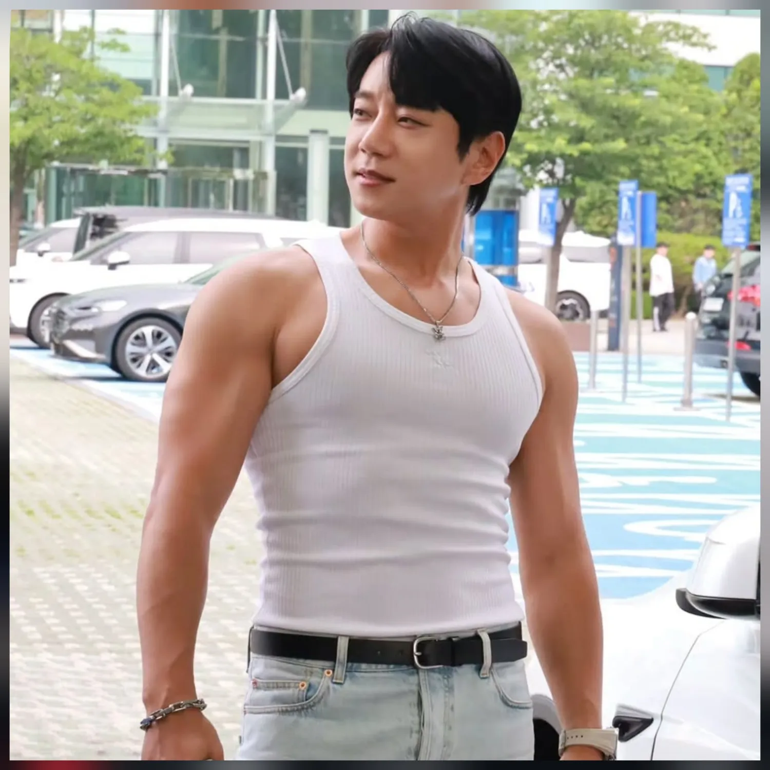 Behind-the-scenes cut of Hwang Chiyeol
