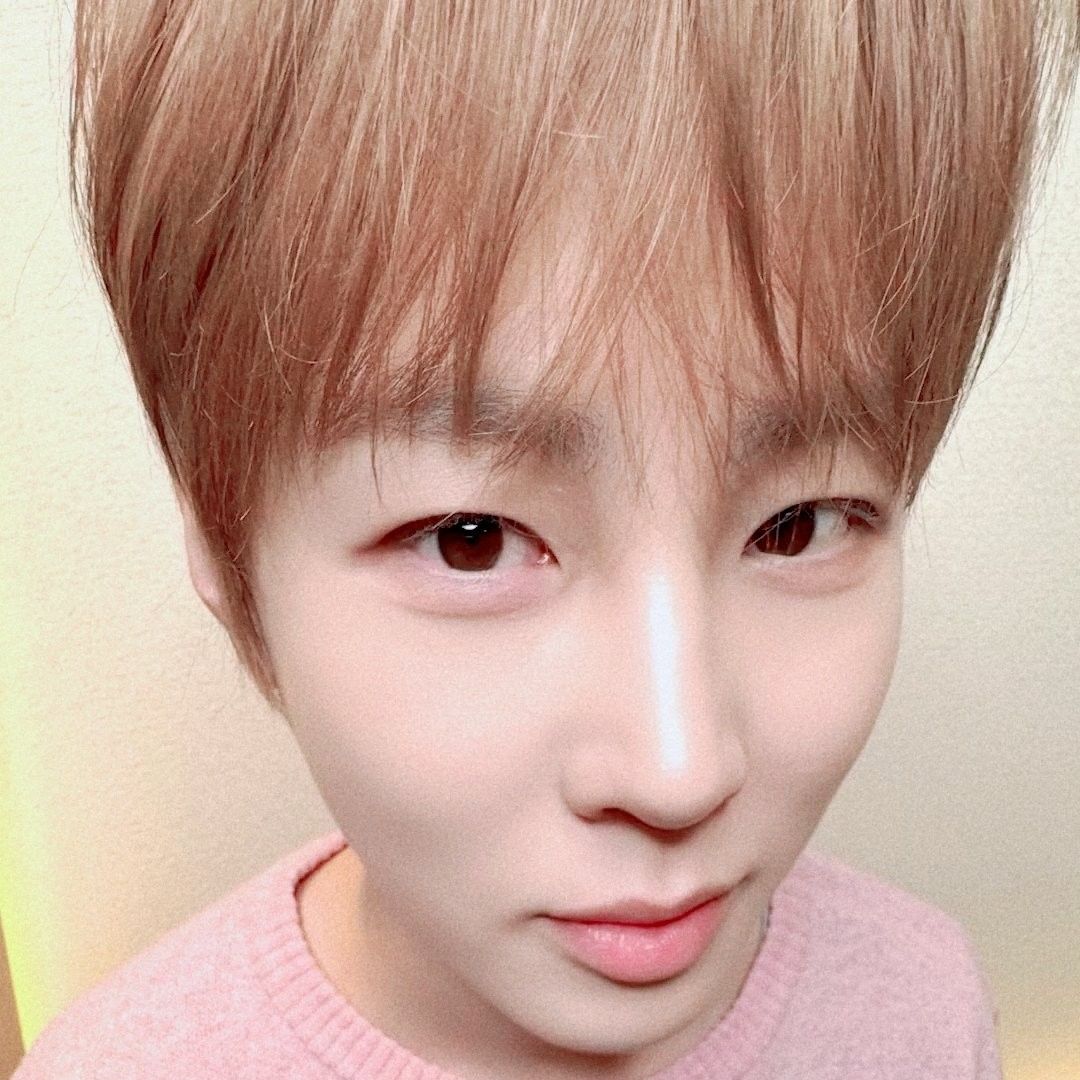 Recent activity shot of Ha Sungwoon