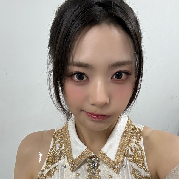 Shining profile picture of Siyeon (QWER) on today's Choeaedol