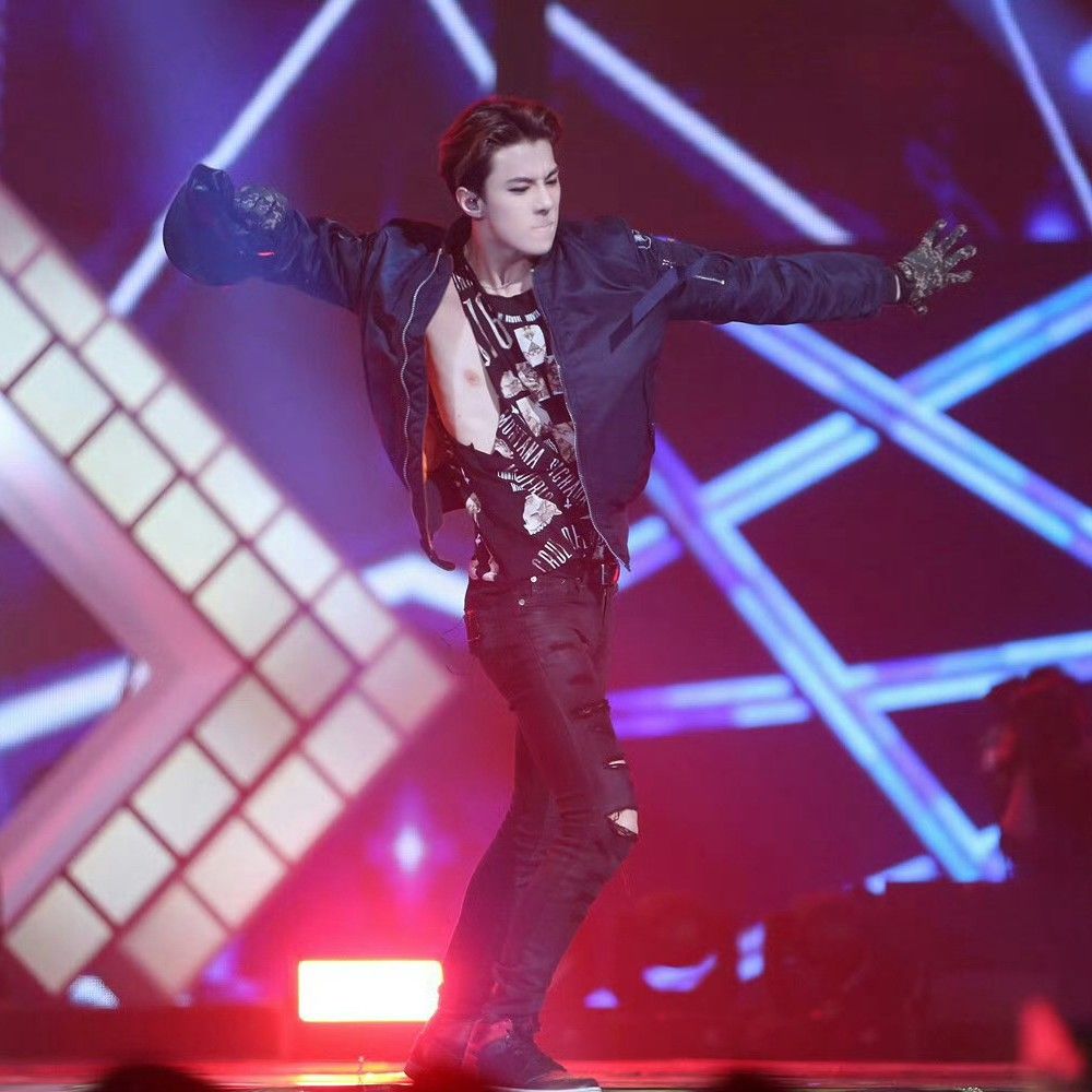 Behind-the-scenes cut of Sehun (EXO)