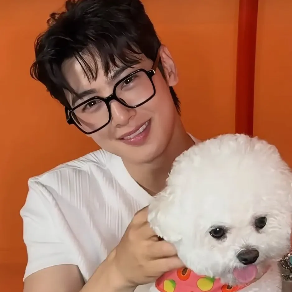 Latest photo of Eunwoo (ASTRO)