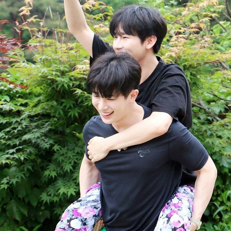 A moment captured by Wonho's fan