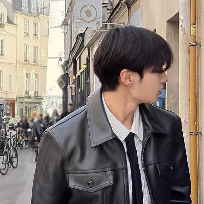 Behind-the-scenes cut of Kim Junseo (ALPHA DRIVE ONE)