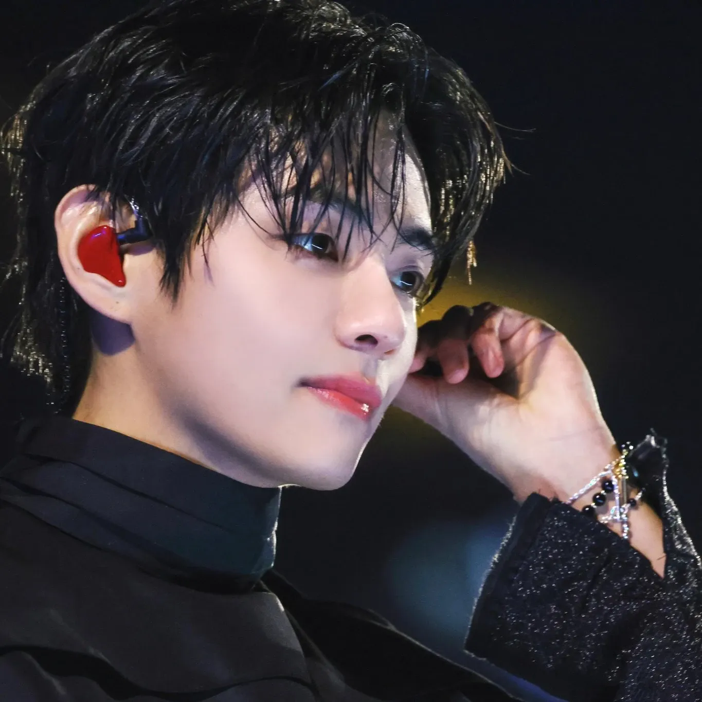 Latest photo of V (BTS)