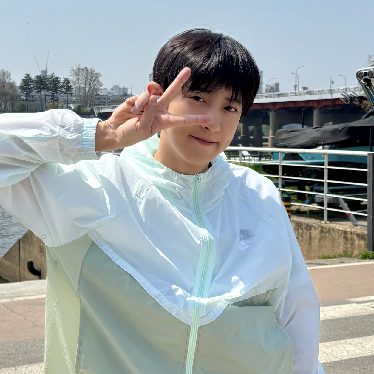 A moment captured by Chanyeol (EXO)'s fan
