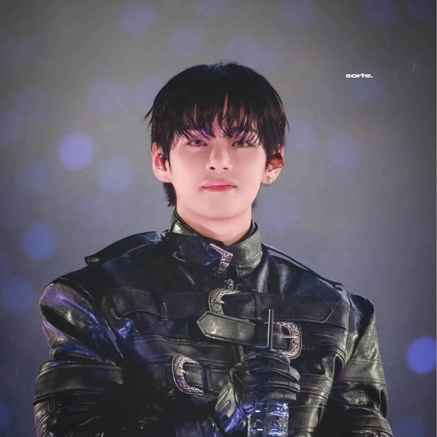 뷔 (방탄소년단)의 최신 사진