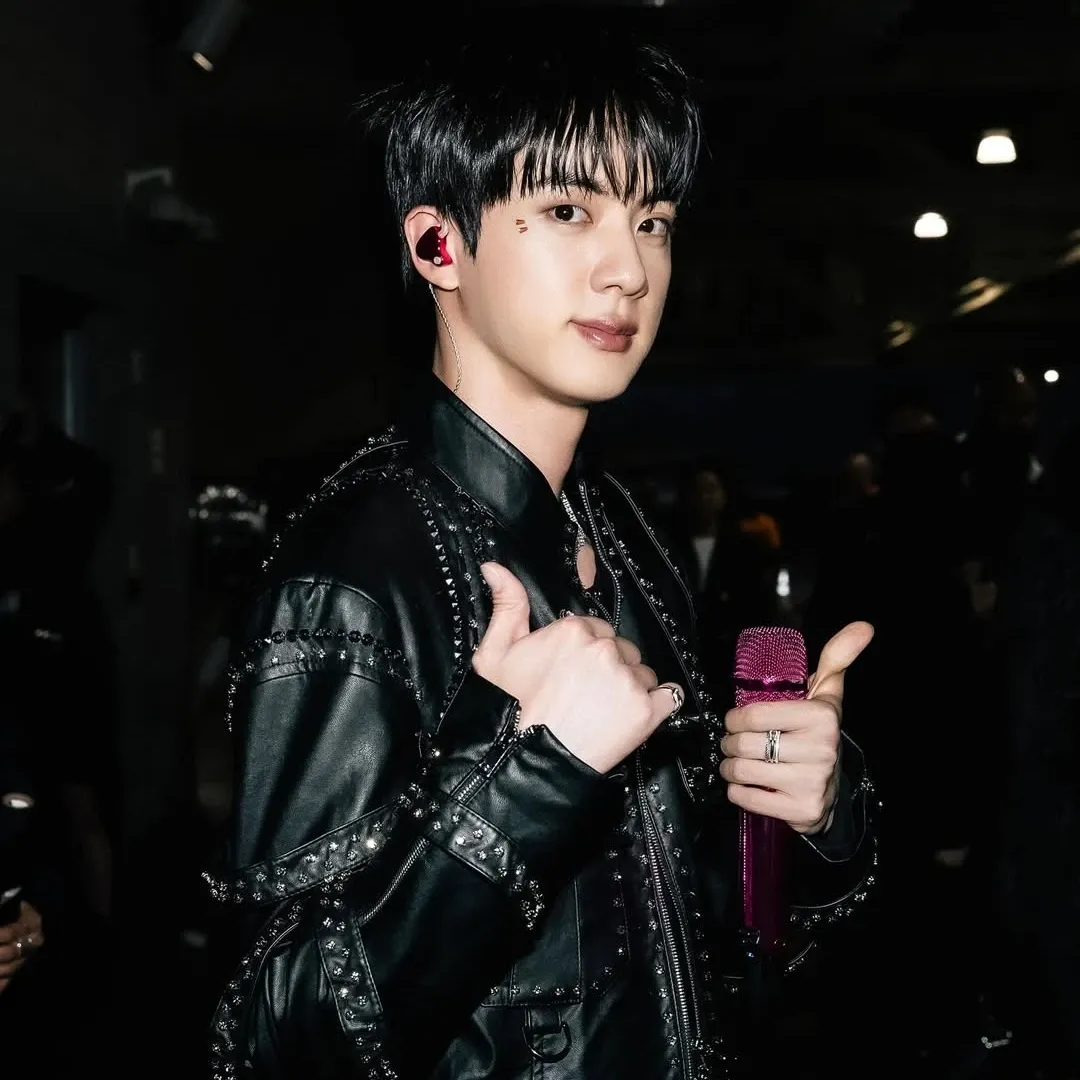 A moment captured by Jin (BTS)'s fan