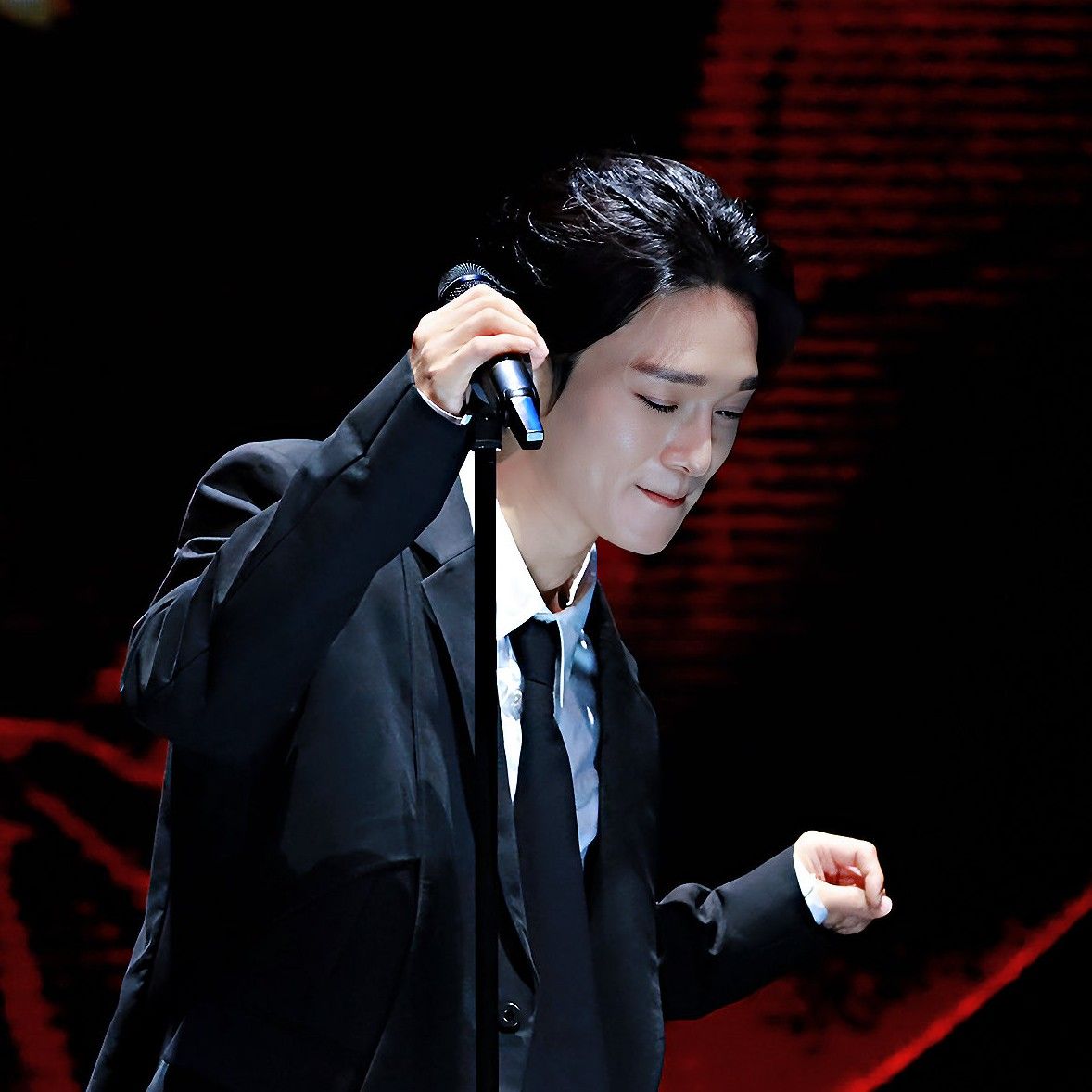 Recent activity shot of Chen (EXO)